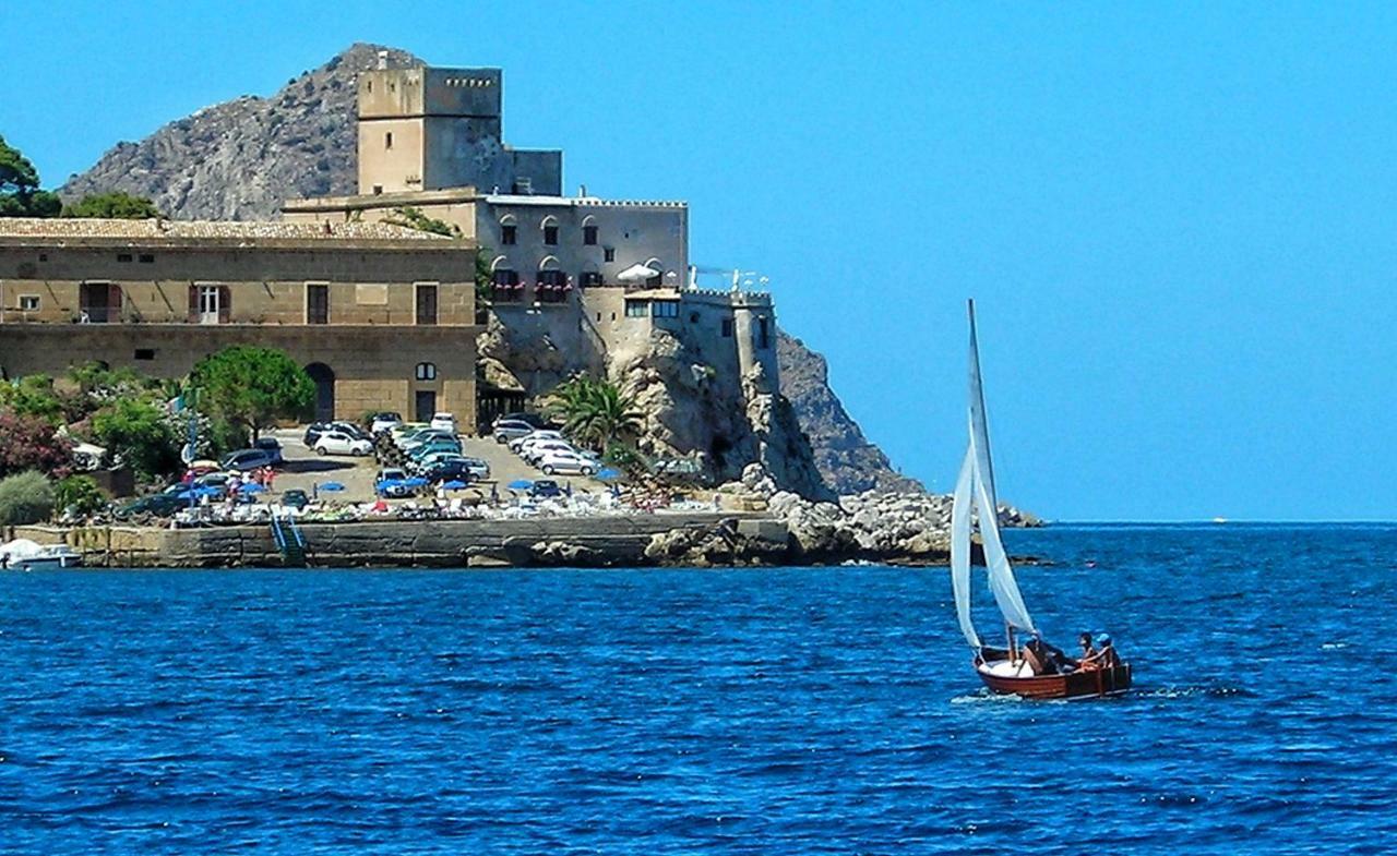Villa Flore كاستلداتشا المظهر الخارجي الصورة